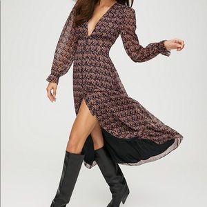 Wilfred long sleeve, Deep V patterned Dress